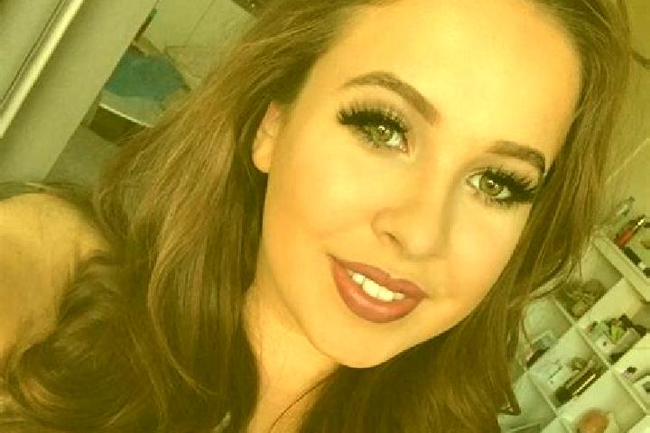 Scarlett, 20, a red brown-eyed slavic companion based in Savennieres. Offering Striptease, Girlfriend Experience, Prostate Massage, A-Level. Available for in...