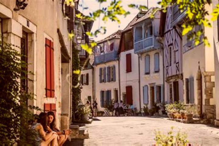 Scarlett, 20 — Escort in Arthez-de-Bearn, France