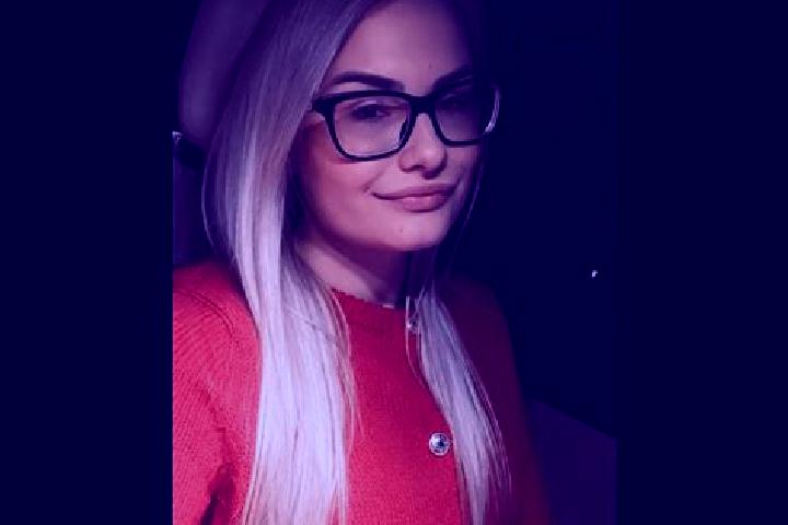 Scarlett, 20 — Escort in Komarom, Hungary