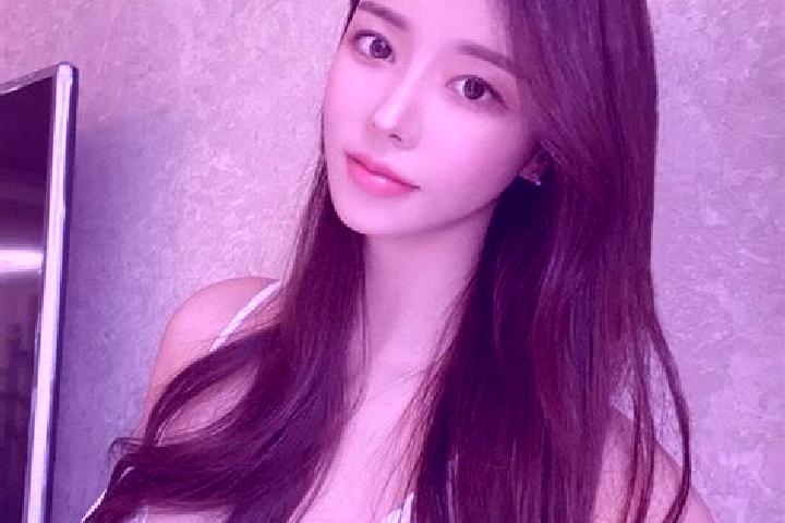 Scarlett, 20 — Escort in Sifangtai, China