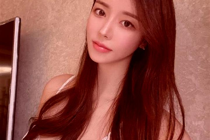 Scarlett, 20 — Escort in Taraksu, Turkey