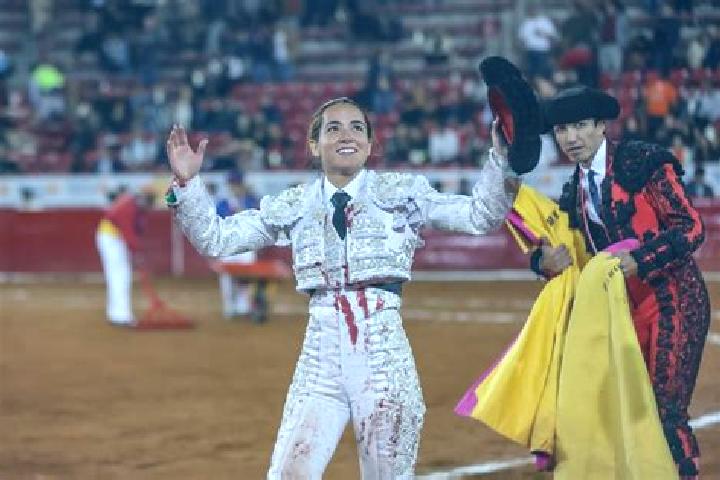 Scarlett, 20 — Escort in Toreo Bajo (El Toreo Bajo), Mexico
