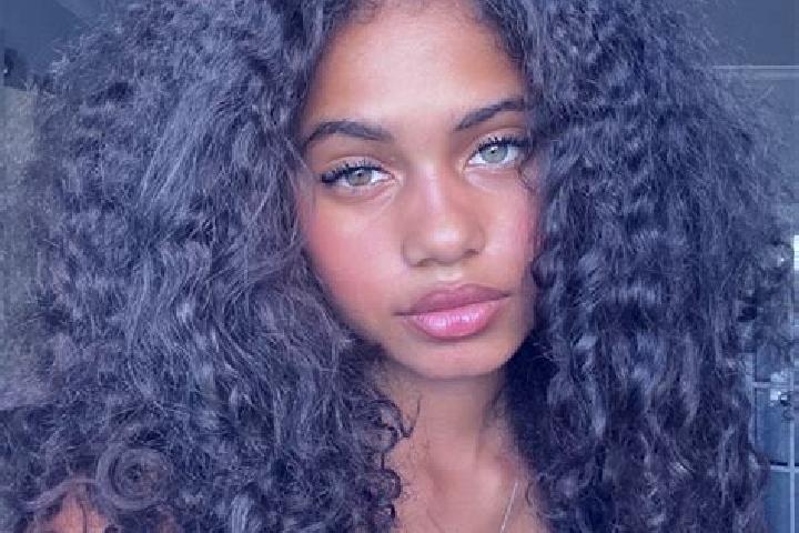 Scarlett, 21, a black grey-eyed ebony companion based in Brecy. Offering CIM, Domination. Available for incall and outcall, day and evening dates.