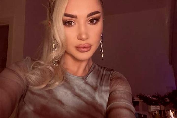 Scarlett, 21, a blonde dark-eyed indian companion based in Loipersdorf im Burgenland. Offering A-Level, Massage, Travel Companion, Dinner Date. Available for...