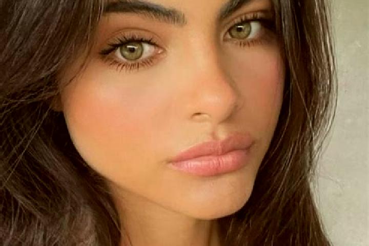Scarlett, 21, a dark blonde dark-eyed indian companion based in Gounou Gaya. Offering Domination, Overnight, Roleplay, Striptease. Available for incall and o...