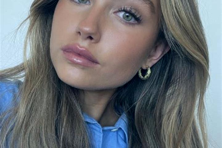 Scarlett, 21, a dark blonde green-eyed middle eastern companion based in Guardamar del Segura. Offering CIM, Travel Companion, OWO. Available for incall and ...