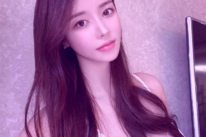 Scarlett, 21 — Escort in Tluwah, Indonesia