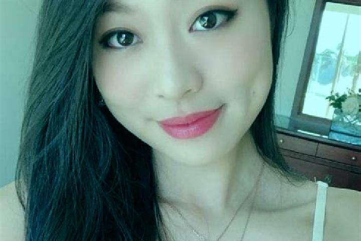 Scarlett, 21 — Escort in Xiuying, China