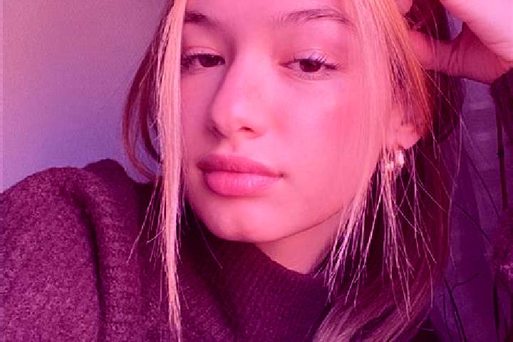 Scarlett, 22, a blonde brown-eyed caribbean companion based in Lindsdal. Offering Striptease, Deep French Kissing, Party Girl. Available for incall and outca...