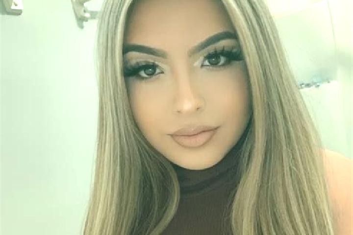 Scarlett, 22, a blonde brown-eyed latina companion based in Guemuescay. Offering Striptease, 69, BDSM. Available for incall and outcall, overnight bookings a...
