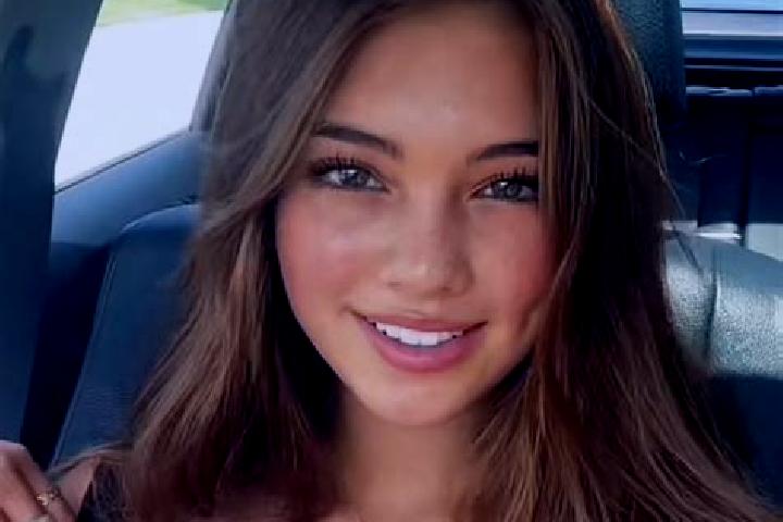 Scarlett, 22, a brunette grey-eyed asian companion based in Belo Horizonte. Offering CIM, A-Level, Fetish, GFE, Travel Companion. Available for incall and ou...