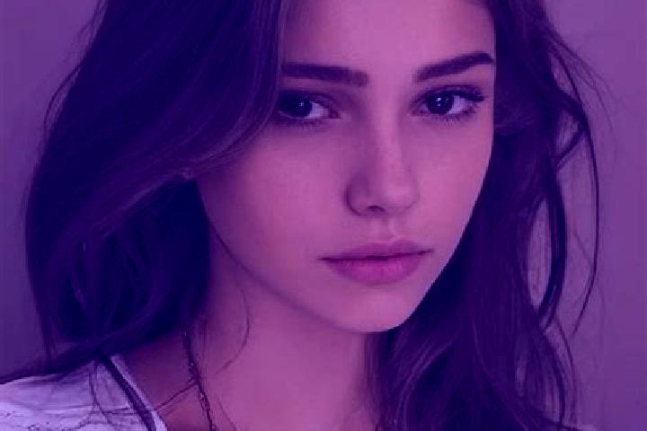 Scarlett, 22, a chestnut grey-eyed slavic companion based in Awans. Offering Overnight, Erotic Massage, BDSM. Available for incall and outcall, overnight boo...