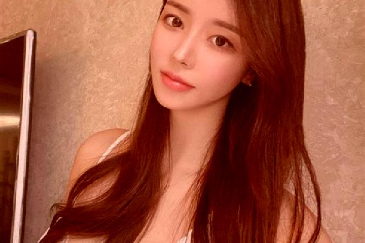 Scarlett, 22 — Escort in Heqian, China