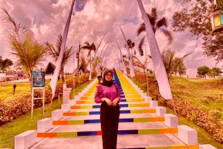 Scarlett, 22 — Escort in Jeruklegi, Indonesia