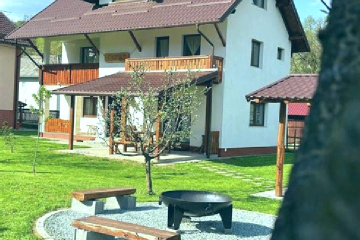 Scarlett, 22 — Escort in Sambata de Jos, Romania