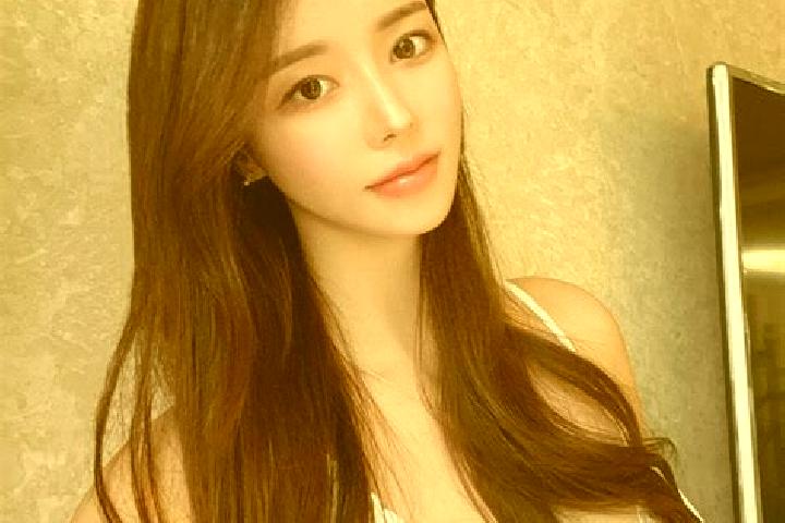 Scarlett, 22 — Escort in Xinchenglu, China