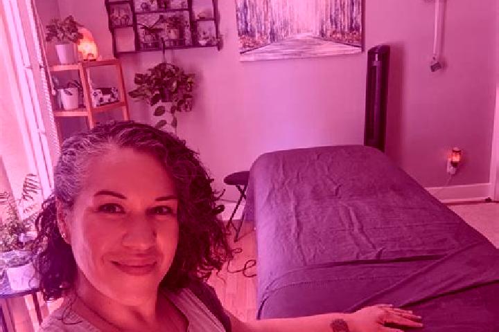 Scarlett, 23, a auburn amber-eyed latina companion based in Atongo de Abajo. Offering Massage, Travel Companion, Duos. Available for incall and outcall, over...