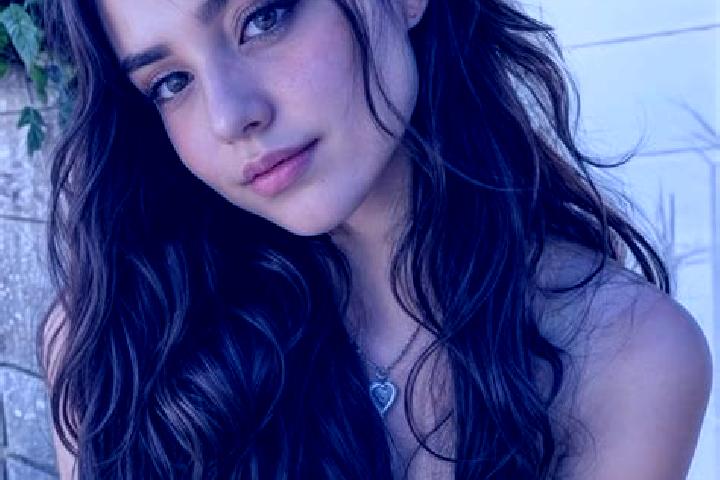 Scarlett, 23, a auburn hazel-eyed slavic companion based in Zengouanou. Offering Party Girl, A-Level, Duos, Tantra. Available for incall and outcall, day and...