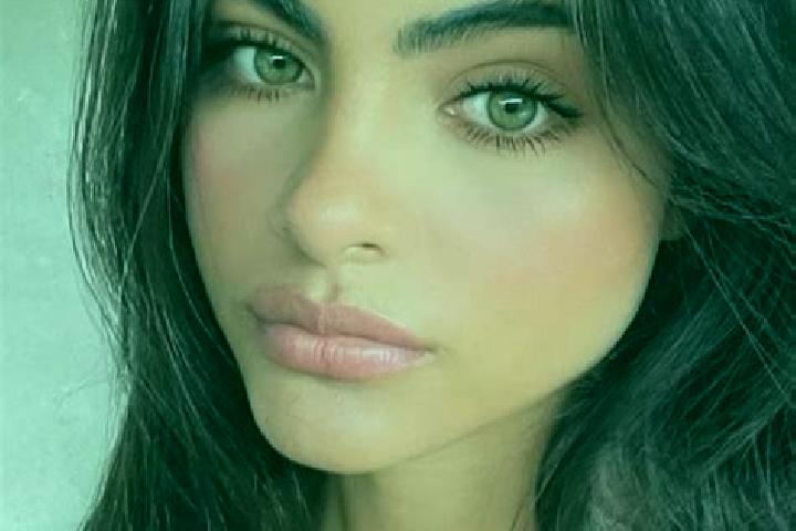 Scarlett, 23, a blonde dark-eyed indian companion based in Palos Amarillos (Palos Amarillos Yebucivi). Offering Dinner Date, GFE, Erotic Massage, Tantra. Ava...