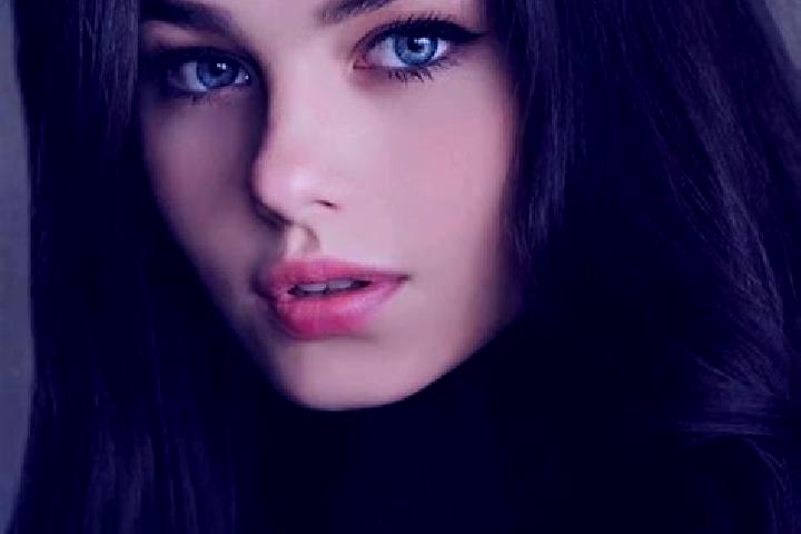 Scarlett, 23, a brunette green-eyed slavic companion based in Kuesnacht. Offering OWO, BDSM, Striptease, A-Level. Available for incall and outcall, overnight...