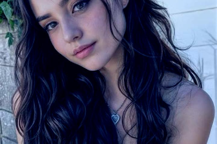 Scarlett, 23, a brunette hazel-eyed slavic companion based in Banville. Offering Massage, Girlfriend Experience, Roleplay, Deep French Kissing, OWO. Availabl...