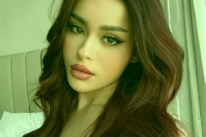 Scarlett, 23, a chestnut dark-eyed latina companion based in Kan Yin Ngu. Offering Deep French Kissing, Fetish. Available for incall and outcall, overnight b...