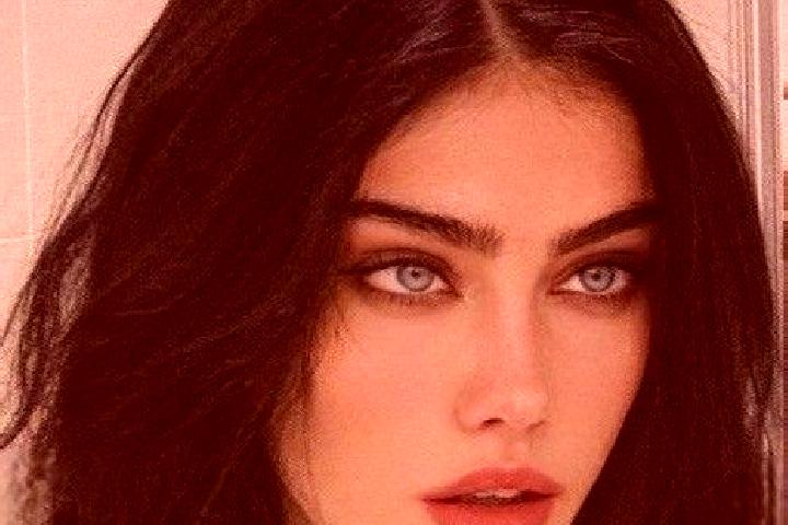 Scarlett, 23, a chestnut grey-eyed caucasian companion based in Le Bignon. Offering Travel Companion, Girlfriend Experience, Erotic Massage. Available for in...