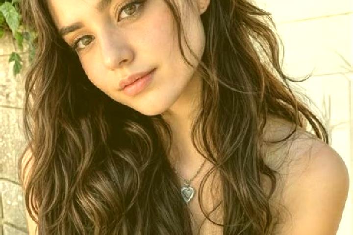 Scarlett, 23, a chestnut hazel-eyed asian companion based in Banmankhi Bazar. Offering OWO, Girlfriend Experience, Domination. Available for incall and outca...