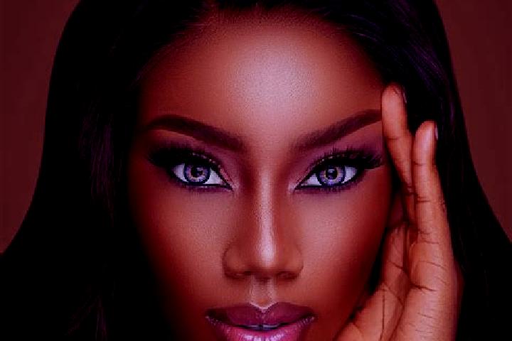 Scarlett, 23, a red blue-eyed ebony companion based in Erhet. Offering Fetish, GFE, Couples, 69. Available for incall and outcall, day and evening dates.