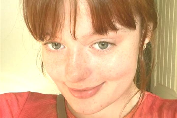 Scarlett, 23, a red grey-eyed mixed companion based in Karacasu. Offering BDSM, Party Girl, OWO, Tantra. Available for incall and outcall, day and evening da...