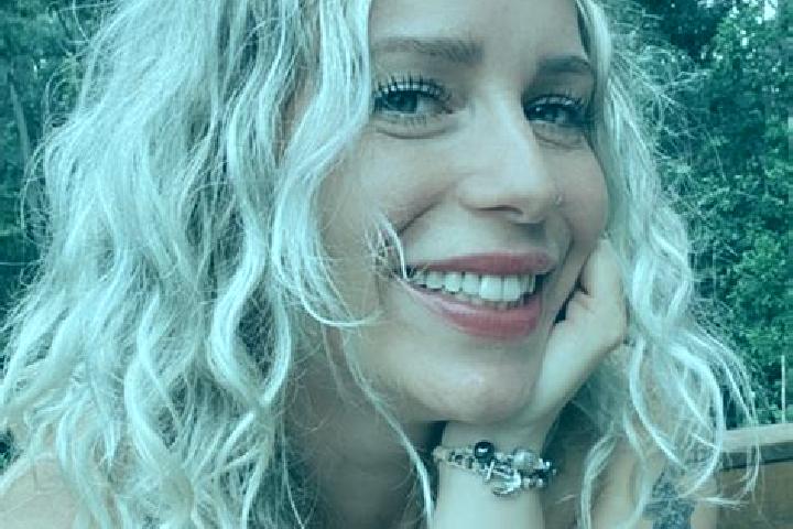 Scarlett, 23 — Escort in Champier, France