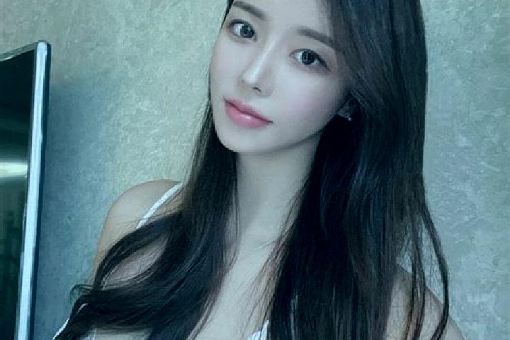 Scarlett, 23 — Escort in Ecueille, France