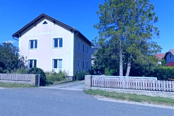 Scarlett, 23 — Escort in Karlstein, Austria