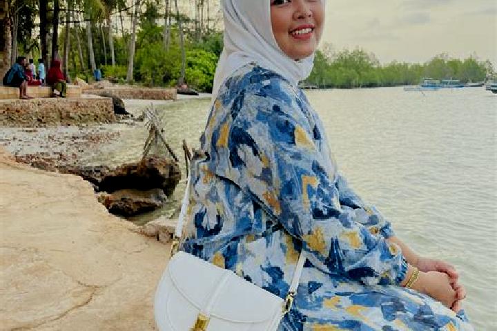 Scarlett, 23 — Escort in Manggar, Indonesia