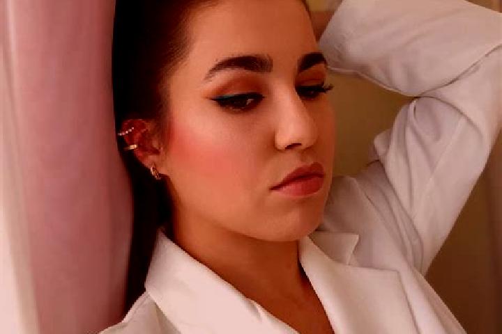 Scarlett, 23 — Escort in Shchebetovka, Ukraine