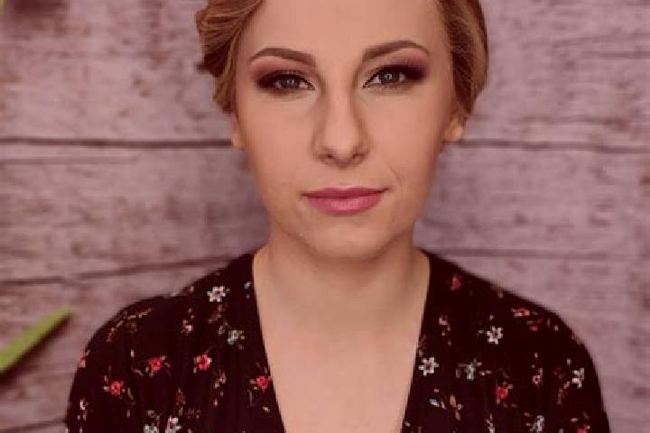 Scarlett, 23 — Escort in Troszyn, Poland
