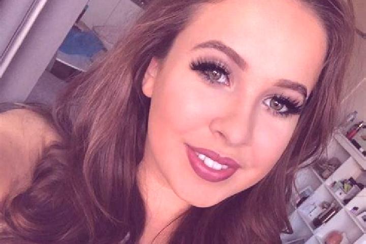 Scarlett, 24, a auburn amber-eyed slavic companion based in Silistea Snagovului. Offering Roleplay, Domination, A-Level. Available for incall and outcall, da...