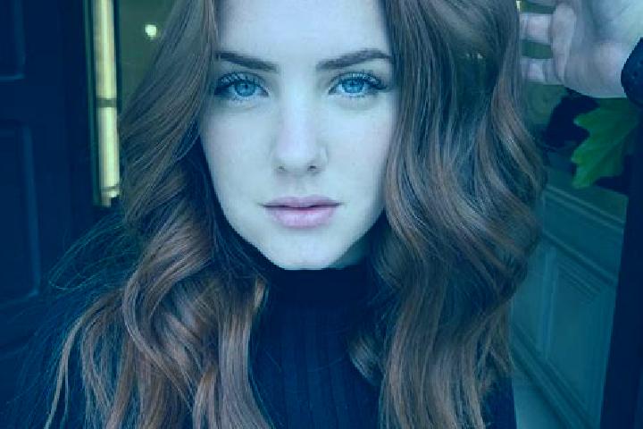 Scarlett, 24, a auburn blue-eyed caucasian companion based in Facaieni. Offering Travel Companion, Erotic Massage, Massage, BDSM. Available for incall and ou...