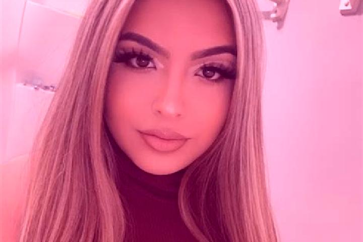 Scarlett, 24, a blonde brown-eyed latina companion based in Mulgund. Offering Couples, BDSM, Party Girl, Tantra. Available for incall and outcall, day and ev...