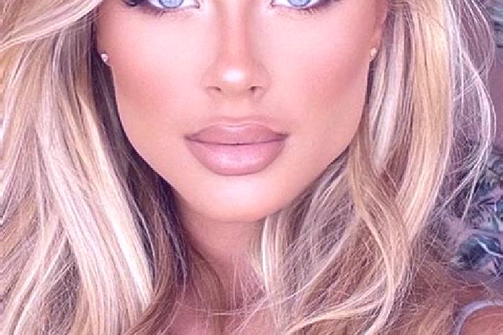 Scarlett, 24, a blonde hazel-eyed latina companion based in Sirghaya. Offering A-Level, Massage. Available for incall and outcall, day and evening dates.