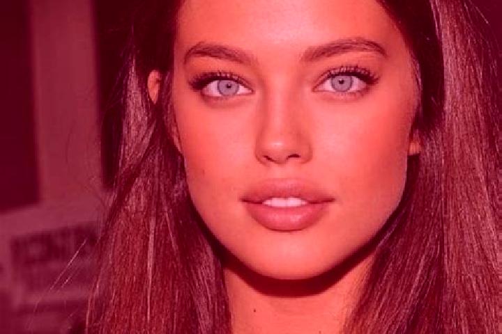 Scarlett, 24, a chestnut grey-eyed caucasian companion based in Moumour. Offering Party Girl, Tantra, 69. Available for incall and outcall, overnight booking...