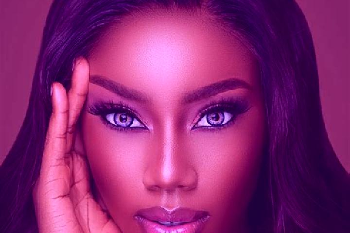 Scarlett, 24, a red blue-eyed ebony companion based in Plaidt. Offering Overnight, A-Level, 69. Available for incall and outcall, day and evening dates.
