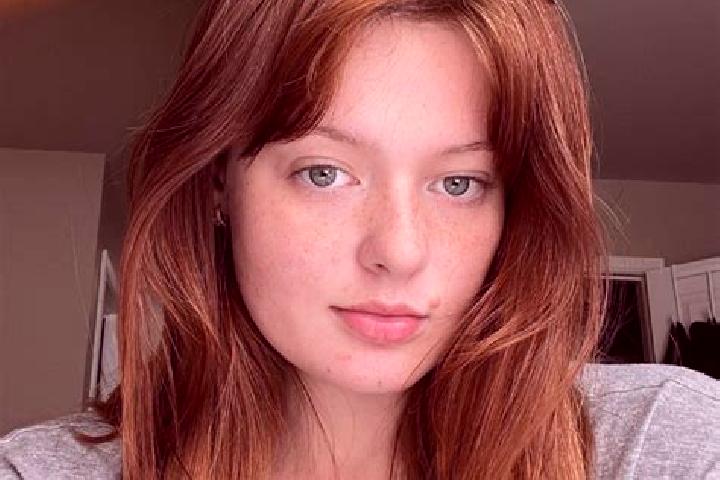 Scarlett, 24, a red brown-eyed caucasian companion based in Villa Canas. Offering Fetish, Deep French Kissing, Roleplay. Available for incall and outcall, ov...