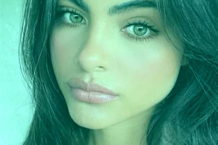 Scarlett, 24, a red green-eyed indian companion based in Semanding Barat. Offering Tantra, Dinner Date, Travel Companion. Available for incall and outcall, d...