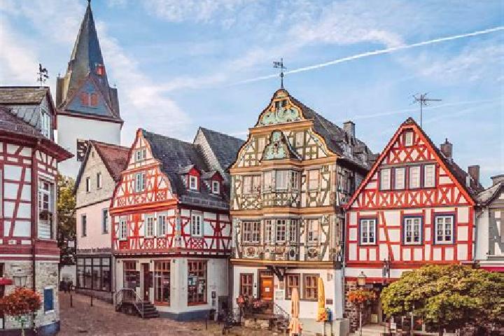 Scarlett, 24 — Escort in Idstein, Germany