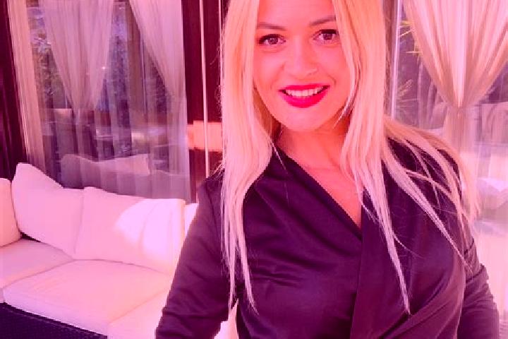 Scarlett, 24 — Escort in Luna de Jos, Romania