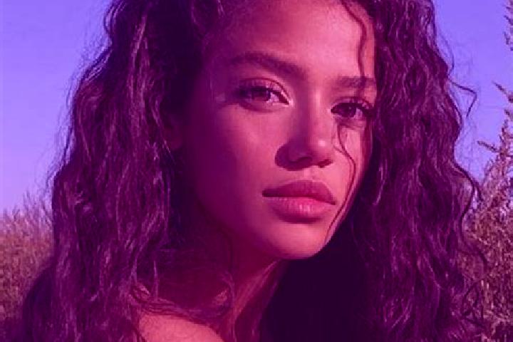 Scarlett, 25, a black green-eyed latina companion based in An Thoi. Offering Overnight, Deep French Kissing, Fetish. Available for incall and outcall, day an...