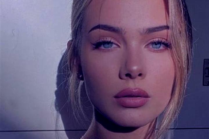 Scarlett, 25, a blonde dark-eyed european companion based in Mrongi Daja. Offering Overnight, Party Girl, Domination. Available for incall and outcall, day a...