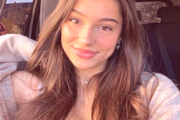 Scarlett, 25, a brunette blue-eyed mixed companion based in Norias de Guadalupe. Offering Deep French Kissing, Party Girl, Tantra. Available for incall and o...