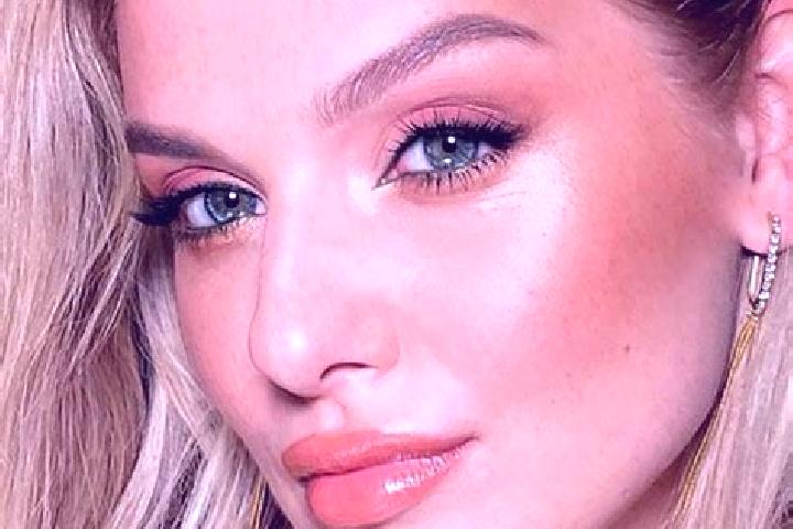 Scarlett, 25, a dark blonde green-eyed european companion based in Chalantapara Pt IV. Offering Massage, Erotic Massage, BDSM, Fetish. Available for incall a...